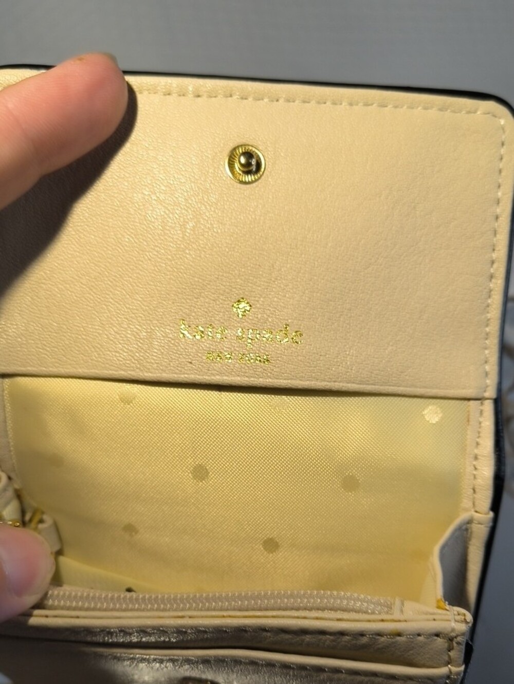 kate spade Cream Leather Bow Compact Crossbody Wallet - Picture 7 of 9